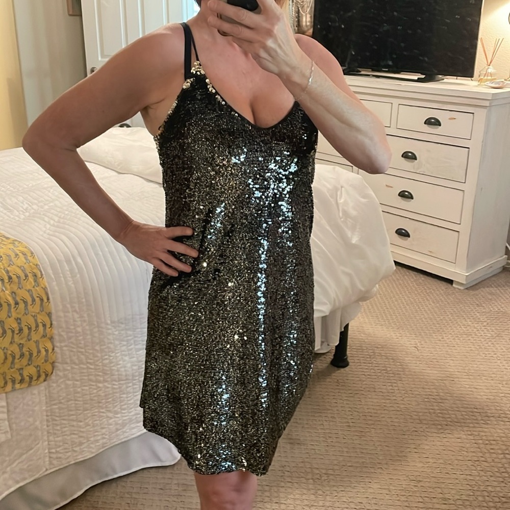 Sequin black and gold cocktail dress by Bishop + Young at Nordstroms Size: S